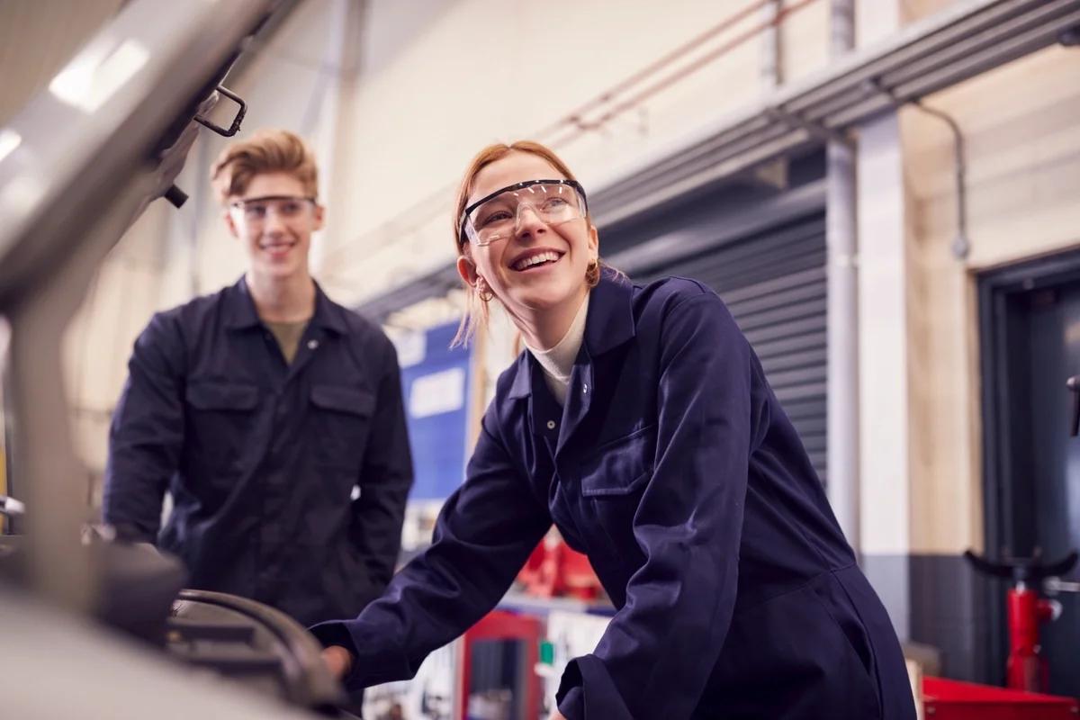 Families on universal credit won’t lose out if their teenager starts an apprenticeship