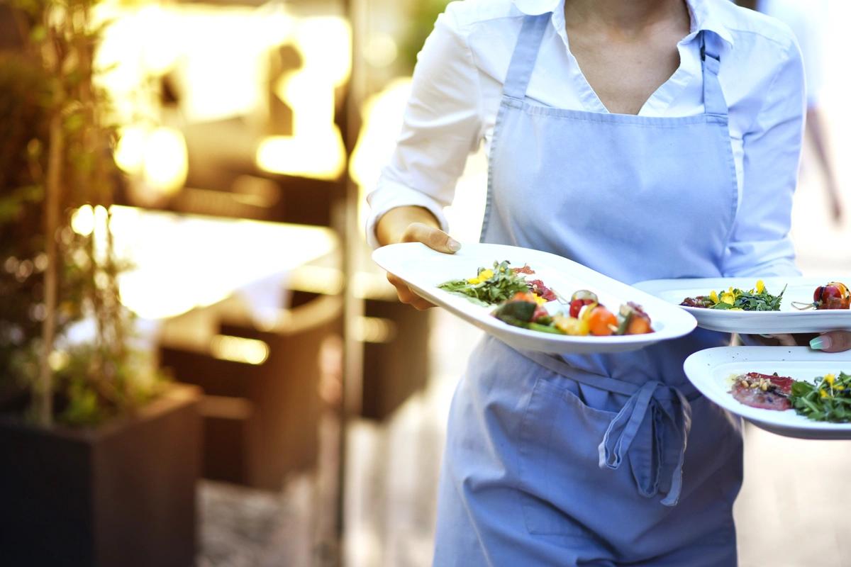 A waitress on minimum wage
