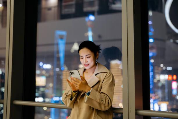 Image of someone posting a social media post. Nine ways to make money in your lunchbreak