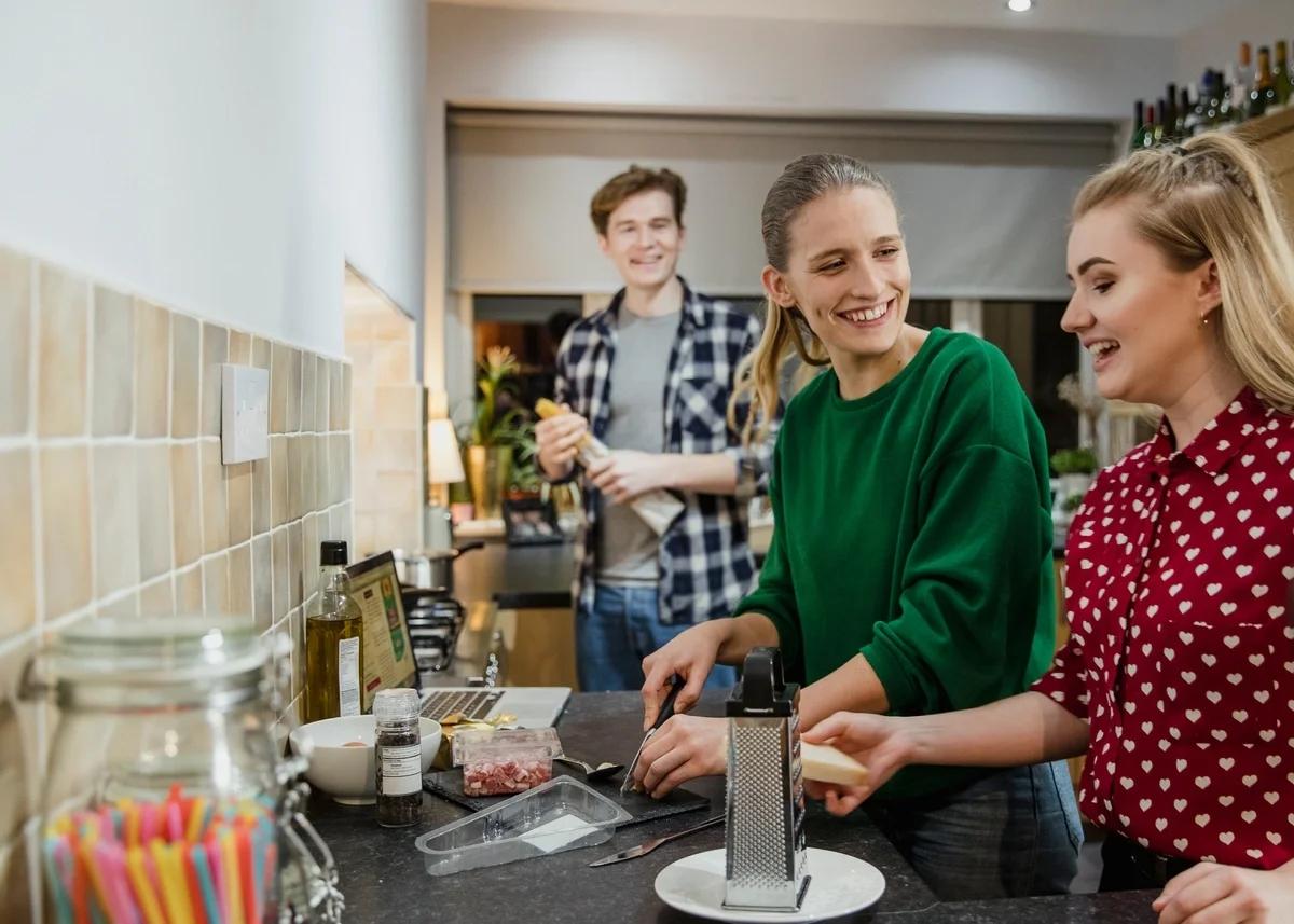 7 ways to stay on top of your finances at university