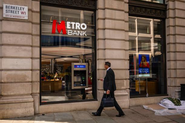 Image of the outside of a Metro Bank