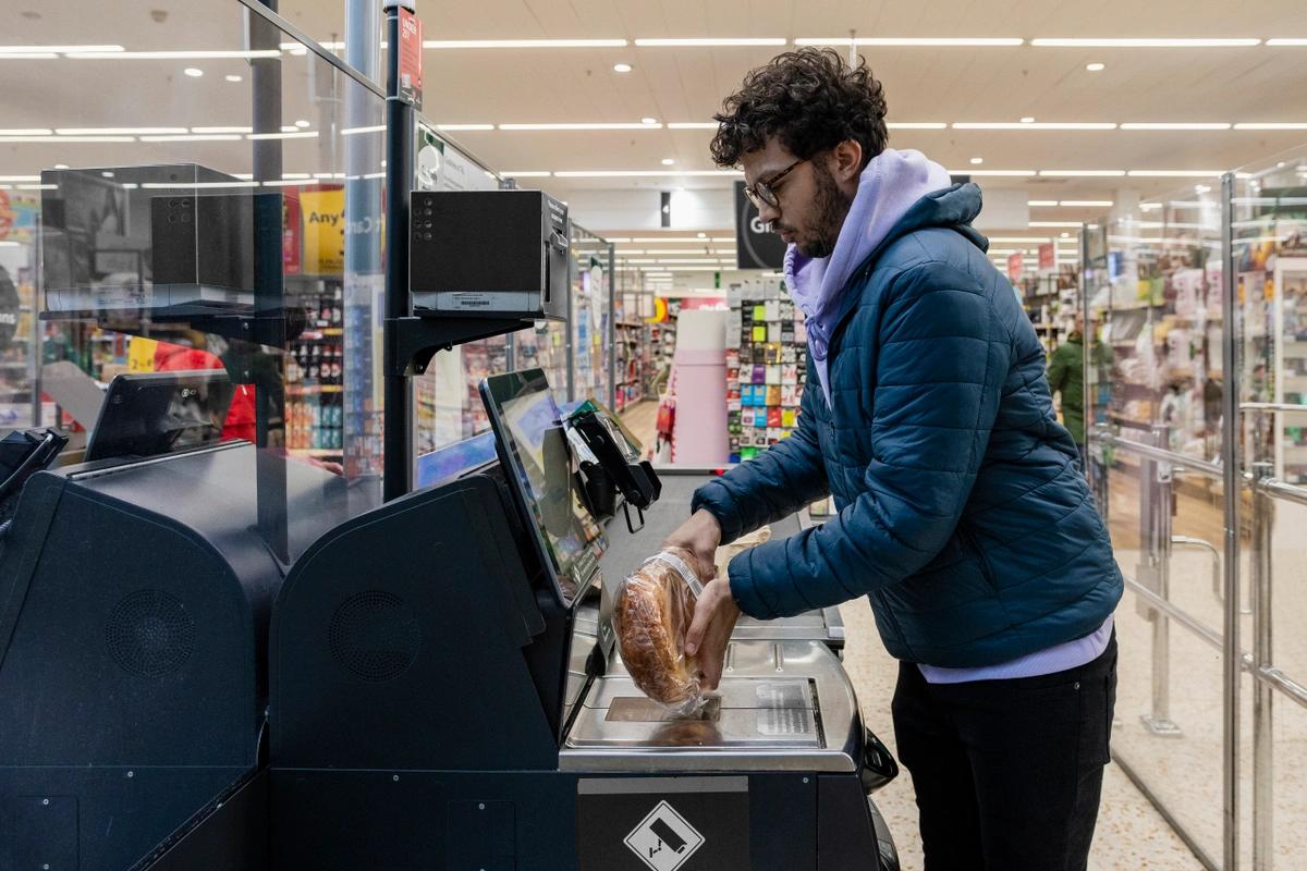 More Brits struggling to make ends meet