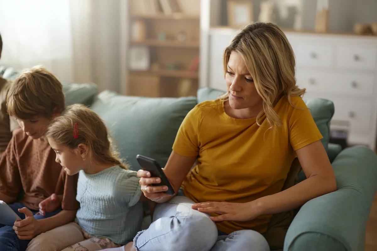 Want to make the most of the summer holidays? Put your phone down