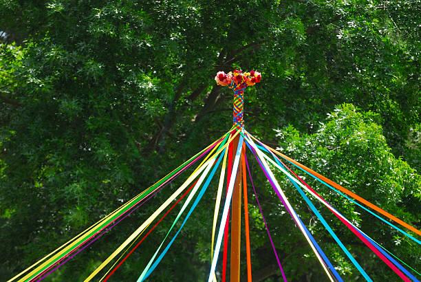 Image of a May Pole. Free May Day Bank Holiday family activities. Things to do with kids this bank holiday